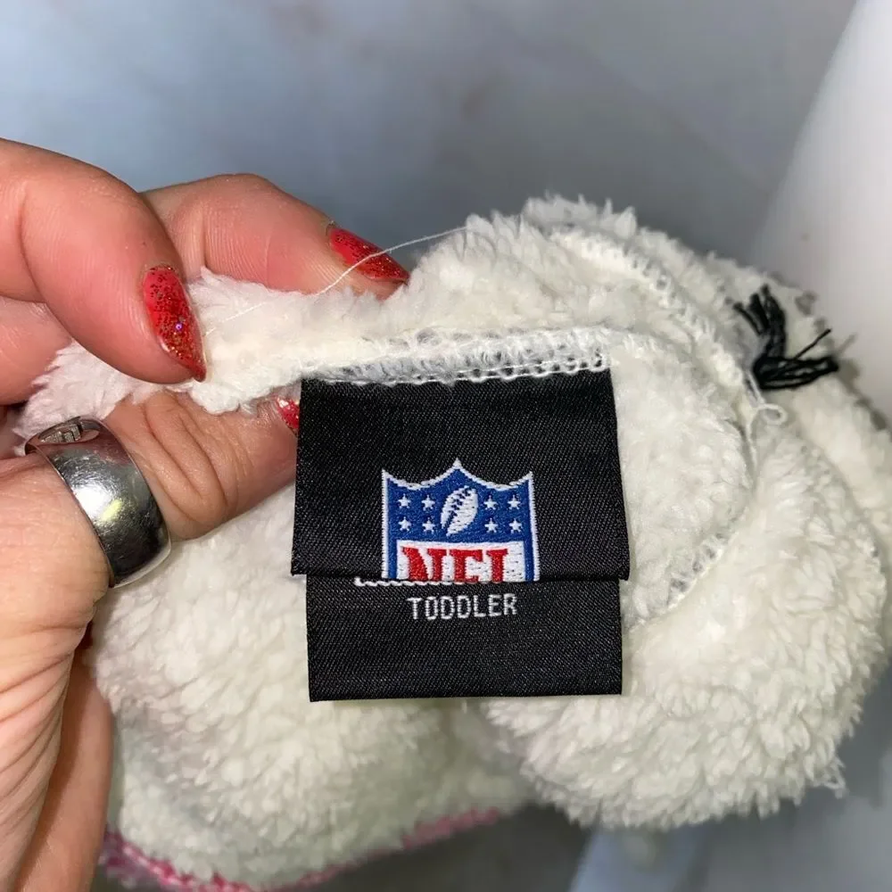 Girl's New Era Snug Cuffed Pom Knit Beanie New Without Tags
